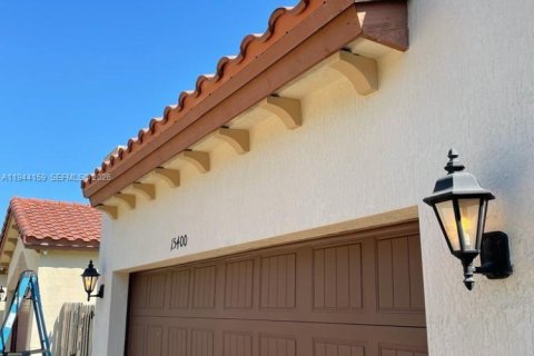 Casa en venta en Miami, Florida, 4 dormitorios, 210.42 m2 № 2000674 - foto 15