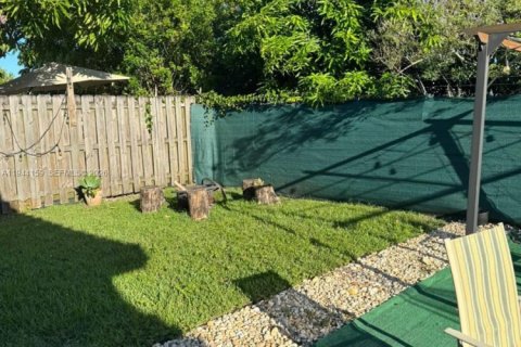 Casa en venta en Miami, Florida, 4 dormitorios, 210.42 m2 № 2000674 - foto 12