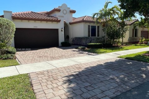 Casa en venta en Miami, Florida, 4 dormitorios, 210.42 m2 № 2000674 - foto 16