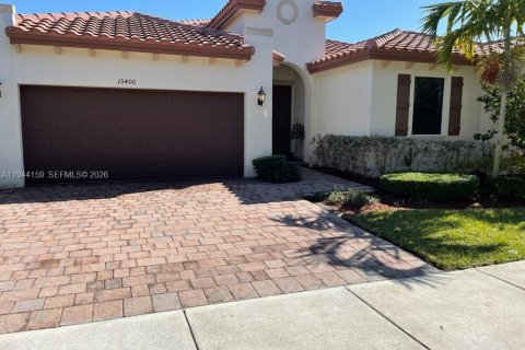 Casa en Miami, Florida 4 dormitorios, 210.42 m2 № 2000674