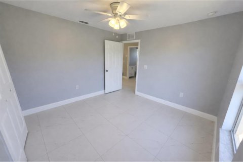 Villa ou maison à louer à Lehigh Acres, Floride: 3 chambres, 132.57 m2 № 2105478 - photo 20