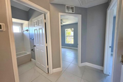 Villa ou maison à louer à Lehigh Acres, Floride: 3 chambres, 132.57 m2 № 2105478 - photo 16