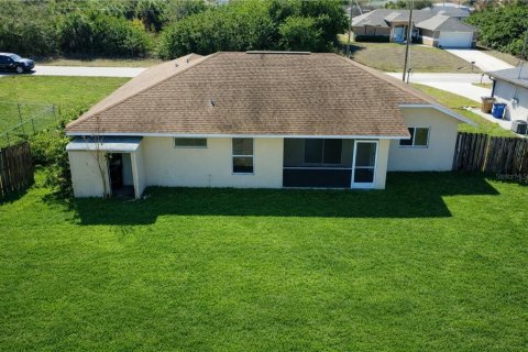 Villa ou maison à louer à Lehigh Acres, Floride: 3 chambres, 132.57 m2 № 2105478 - photo 25