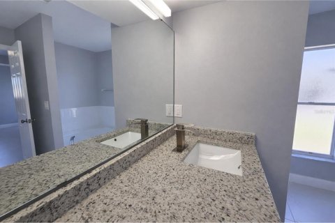 Villa ou maison à louer à Lehigh Acres, Floride: 3 chambres, 132.57 m2 № 2105478 - photo 13