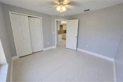 Villa ou maison à louer à Lehigh Acres, Floride: 3 chambres, 132.57 m2 № 2105478 - photo 21