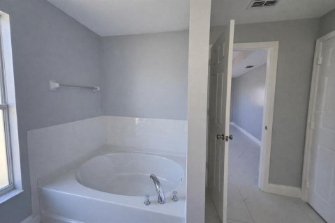 Villa ou maison à louer à Lehigh Acres, Floride: 3 chambres, 132.57 m2 № 2105478 - photo 14