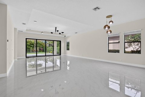 Villa ou maison à vendre à Parkland, Floride: 4 chambres, 264.49 m2 № 2385249 - photo 14