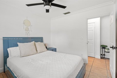 Casa en alquiler en Miami, Florida, 3 dormitorios, 139.35 m2 № 1965858 - foto 26