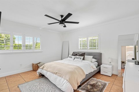 Casa en alquiler en Miami, Florida, 3 dormitorios, 139.35 m2 № 1965858 - foto 21