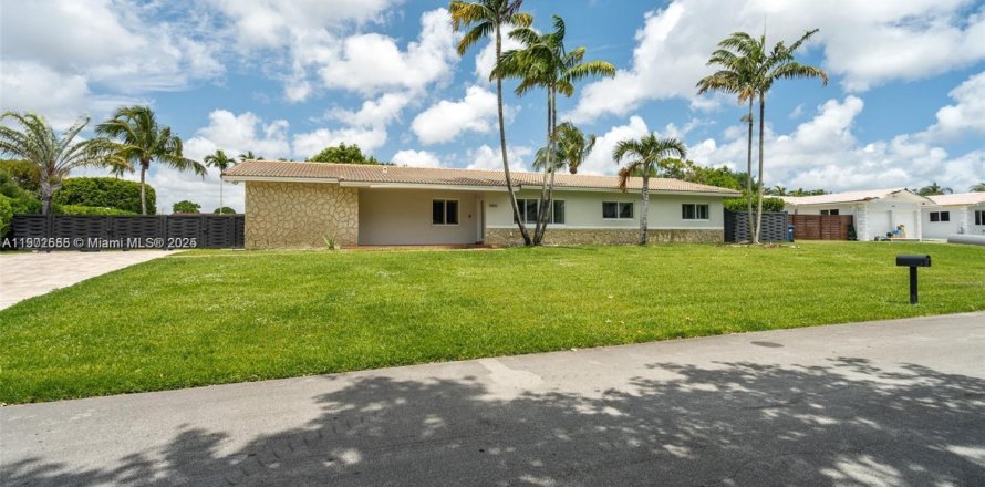 Casa en Miami, Florida 3 dormitorios, 139.35 m2 № 1965858