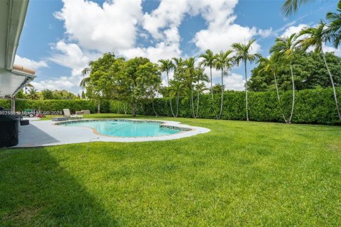 Casa en alquiler en Miami, Florida, 3 dormitorios, 139.35 m2 № 1965858 - foto 4