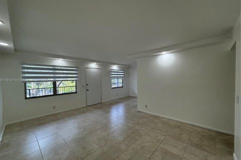 Copropriété à louer à Pembroke Pines, Floride: 2 chambres, 88.54 m2 № 1971438 - photo 6
