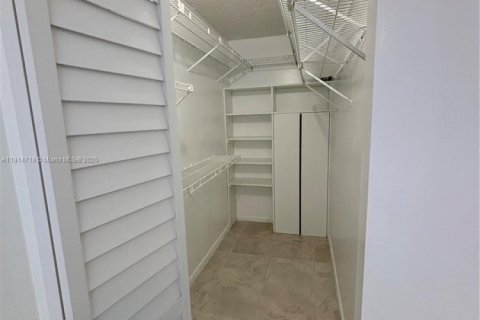 Copropriété à louer à Pembroke Pines, Floride: 2 chambres, 88.54 m2 № 1971438 - photo 11