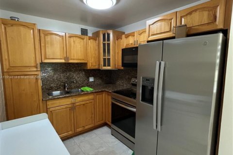 Copropriété à louer à Pembroke Pines, Floride: 2 chambres, 88.54 m2 № 1971438 - photo 5