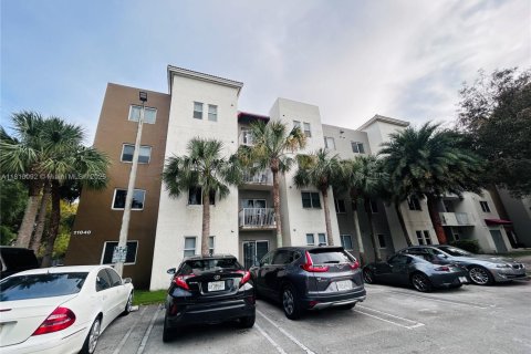 Condominio en venta en Cutler Bay, Florida, 2 dormitorios, 75.16 m2 № 1752554 - foto 1