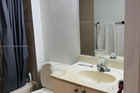 Condominio en venta en Cutler Bay, Florida, 2 dormitorios, 75.16 m2 № 1752554 - foto 18