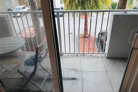 Condominio en venta en Cutler Bay, Florida, 2 dormitorios, 75.16 m2 № 1752554 - foto 25