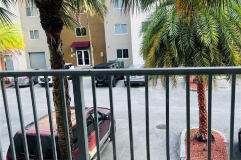 Condominio en venta en Cutler Bay, Florida, 2 dormitorios, 75.16 m2 № 1752554 - foto 26