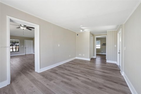 Купить виллу или дом в Хомстед, Флорида 4 спальни, 136.75м2, № 1955837 - фото 10