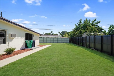 Купить виллу или дом в Хомстед, Флорида 4 спальни, 136.75м2, № 1955837 - фото 30