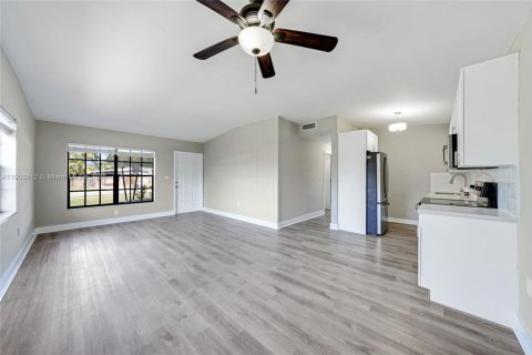 Купить виллу или дом в Хомстед, Флорида 4 спальни, 136.75м2, № 1955837 - фото 4