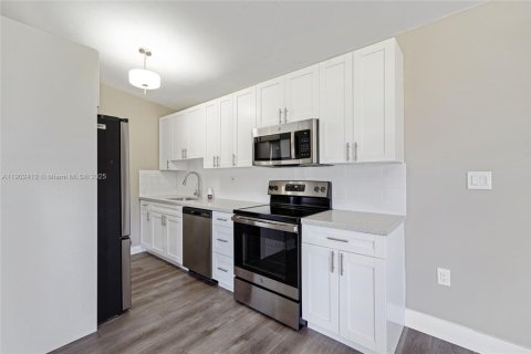 Купить виллу или дом в Хомстед, Флорида 4 спальни, 136.75м2, № 1955837 - фото 8