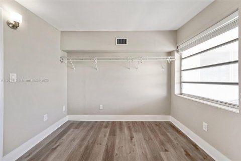 Купить виллу или дом в Хомстед, Флорида 4 спальни, 136.75м2, № 1955837 - фото 13