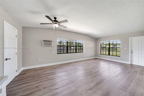 Купить виллу или дом в Хомстед, Флорида 4 спальни, 136.75м2, № 1955837 - фото 5