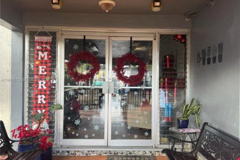 Condominio en alquiler en Miami, Florida, 1 dormitorio, 57.6 m2 № 2031690 - foto 2