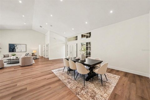 House in Tampa, Florida 5 bedrooms, 289.86 sq.m. № 2414050 - photo 15