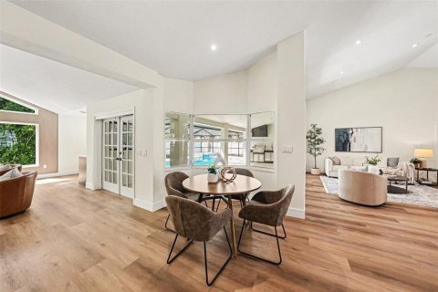 House in Tampa, Florida 5 bedrooms, 289.86 sq.m. № 2414050 - photo 17