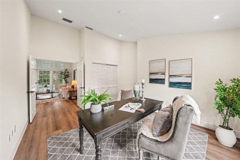 House in Tampa, Florida 5 bedrooms, 289.86 sq.m. № 2414050 - photo 28