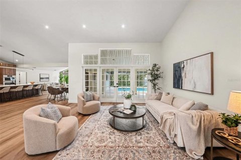 House in Tampa, Florida 5 bedrooms, 289.86 sq.m. № 2414050 - photo 25