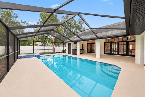 House in Tampa, Florida 5 bedrooms, 289.86 sq.m. № 2414050 - photo 10