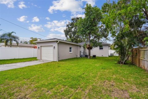 House in Saint Petersburg, Florida 2 bedrooms, 95.04 sq.m. № 1886988 - photo 14
