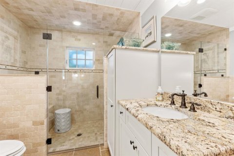 House in Boca Grande, Florida 3 bedrooms, 285.67 sq.m. № 2430950 - photo 13