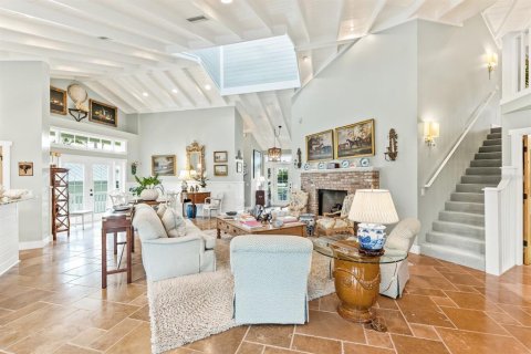 House in Boca Grande, Florida 3 bedrooms, 285.67 sq.m. № 2430950 - photo 5