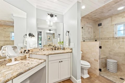 House in Boca Grande, Florida 3 bedrooms, 285.67 sq.m. № 2430950 - photo 14
