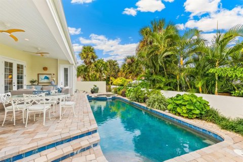 House in Boca Grande, Florida 3 bedrooms, 285.67 sq.m. № 2430950 - photo 25