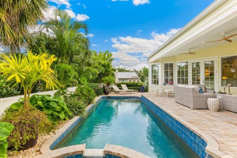 House in Boca Grande, Florida 3 bedrooms, 285.67 sq.m. № 2430950 - photo 24