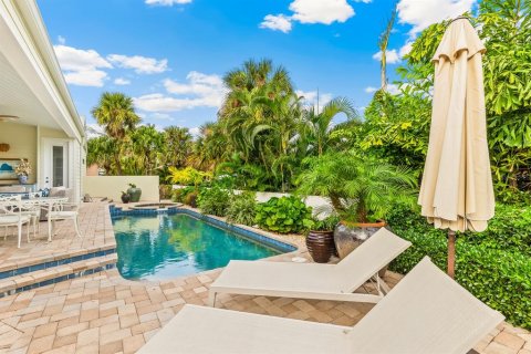 House in Boca Grande, Florida 3 bedrooms, 285.67 sq.m. № 2430950 - photo 28
