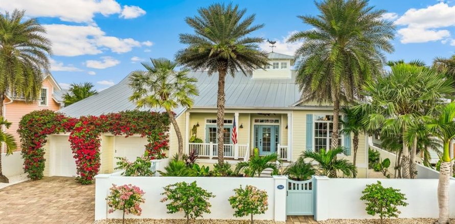 House in Boca Grande, Florida 3 bedrooms, 285.67 sq.m. № 2430950