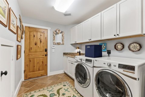 House in Boca Grande, Florida 3 bedrooms, 285.67 sq.m. № 2430950 - photo 29
