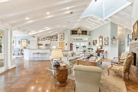 House in Boca Grande, Florida 3 bedrooms, 285.67 sq.m. № 2430950 - photo 4