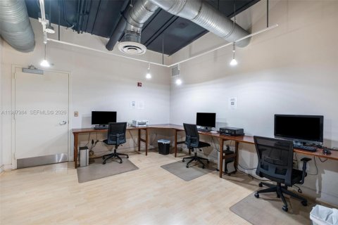 Купить кондоминиум в Майами, Флорида 1 спальня, 63.64м2, № 2050946 - фото 21