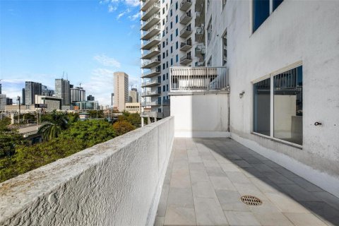 Купить кондоминиум в Майами, Флорида 1 спальня, 63.64м2, № 2050946 - фото 13