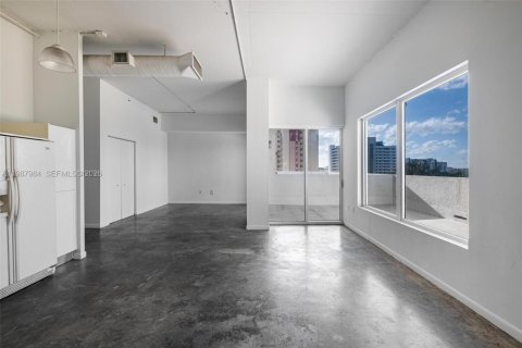 Купить кондоминиум в Майами, Флорида 1 спальня, 63.64м2, № 2050946 - фото 9