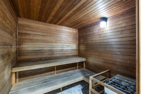 Купить кондоминиум в Майами, Флорида 1 спальня, 63.64м2, № 2050946 - фото 25