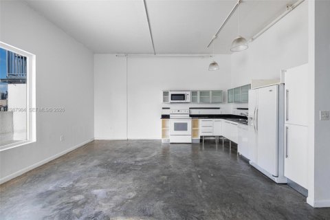 Купить кондоминиум в Майами, Флорида 1 спальня, 63.64м2, № 2050946 - фото 3