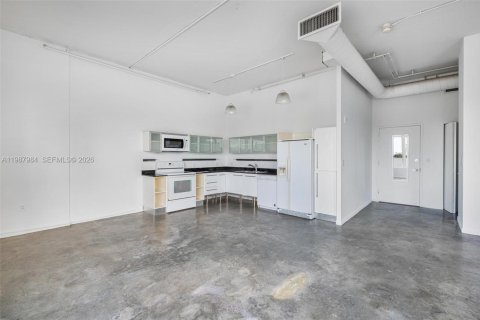 Купить кондоминиум в Майами, Флорида 1 спальня, 63.64м2, № 2050946 - фото 4